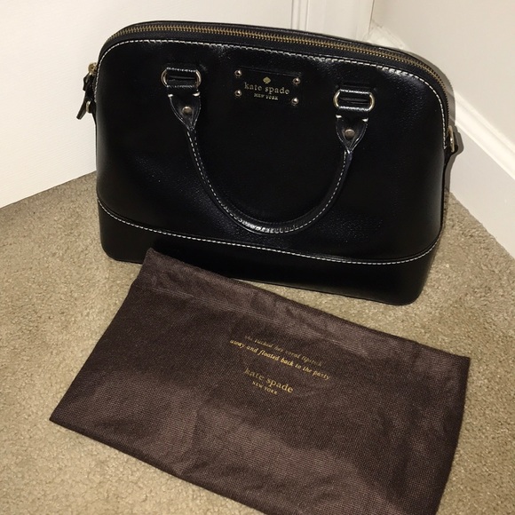 kate spade Handbags - Like new Kate Spade bag! ♠️